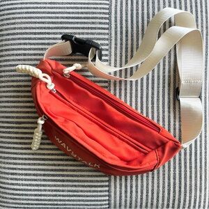 🆕 OS Wavy Talk Fanny Pack Crossbody Bag NWOT